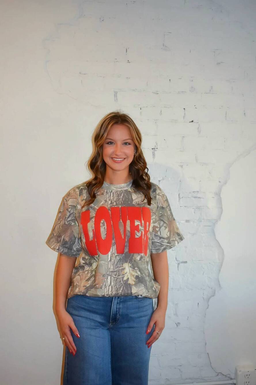 NEW GILDAN lover print tee in camo